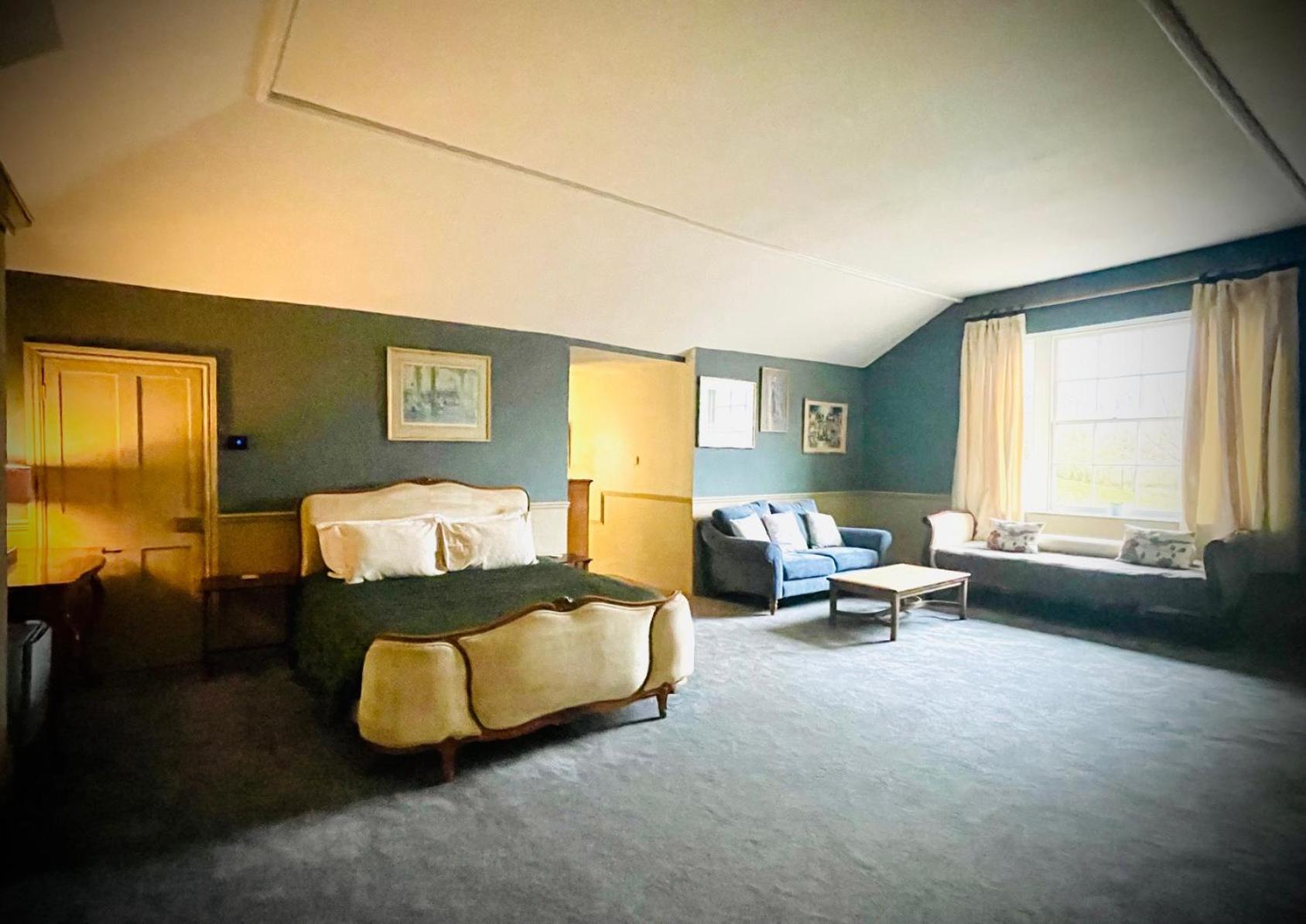 Llanerchydol Hall Suites Уэлшпул Экстерьер фото